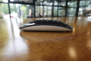 chuột iPhone thiết kế mỏng nhẹ